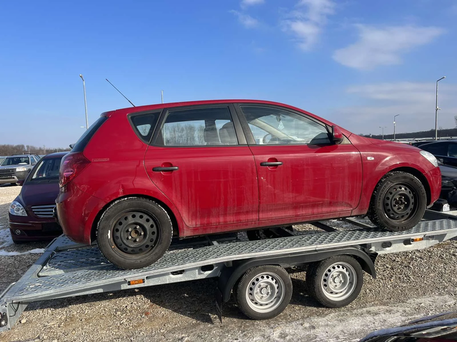 Kia Ceed 1.4I 105к EURO 4 КЛИМАТИК - автомобили, коли, обяви за нови и употребявани 5