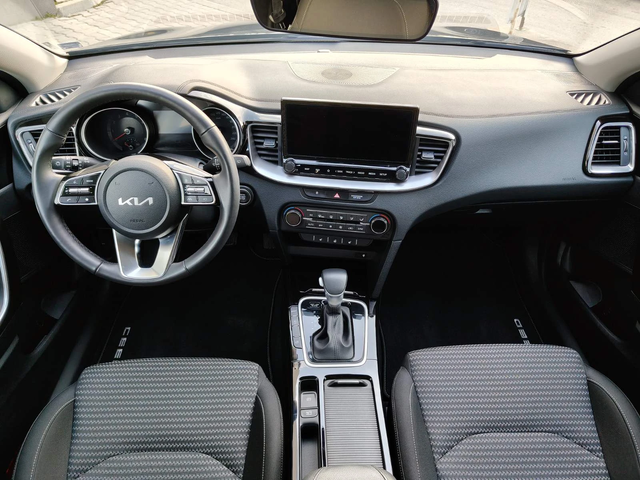 Kia Ceed Executive - автомобили, коли, обяви за нови и употребявани 8