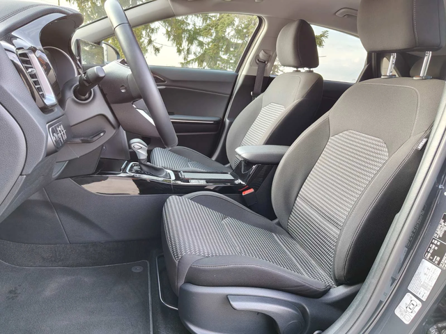 Kia Ceed Executive - автомобили, коли, обяви за нови и употребявани 9