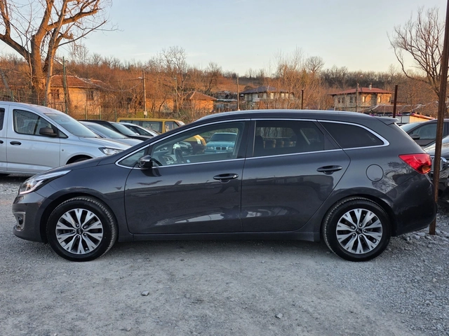 Kia Ceed 1.6 CRDI 136 К.С. АВТОМАТ / НАВИ / КАМЕРА - автомобили, коли, обяви за нови и употребявани 4