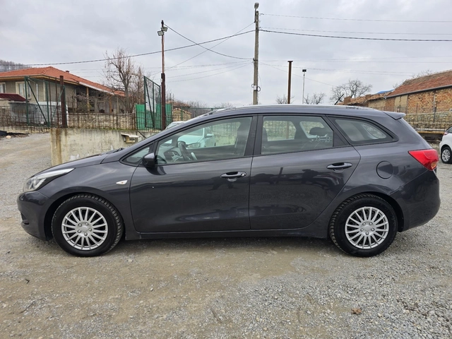 Kia Ceed 1.4 CRDI 90 К.С. / КЛИМА / ЕВРО 5 - автомобили, коли, обяви за нови и употребявани 4