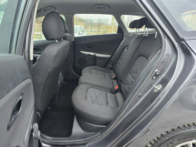 Kia Ceed 1.4 CRDI 90 К.С. / КЛИМА / ЕВРО 5 - автомобили, коли, обяви за нови и употребявани 9