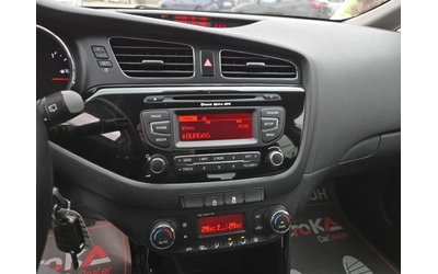 Kia Ceed 1.6CRDI-128кс= 6СКОРОСТИ= КЛИМАТРОНИК= АВТОПИЛОТ - автомобили, коли, обяви за нови и употребявани 15