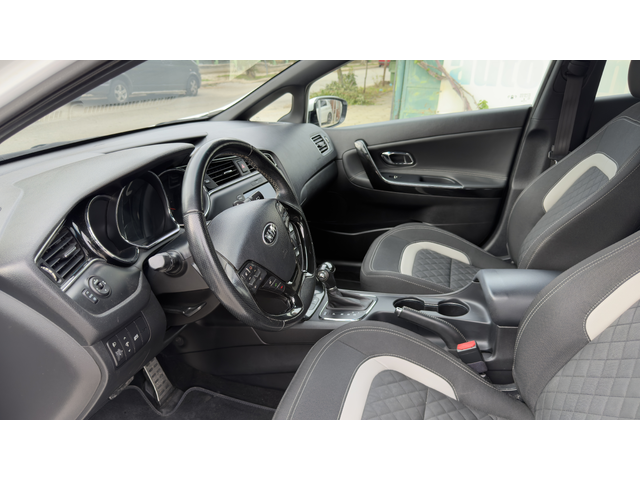 Kia Ceed GT Line - автомобили, коли, обяви за нови и употребявани 9