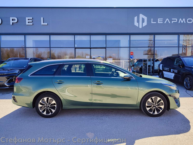 Kia Ceed SUV 141к.с. Plug-In Hybrid - автомобили, коли, обяви за нови и употребявани 4