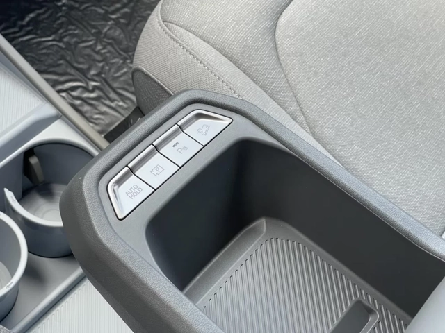 Kia EV3 AIR 58.3kwh DISTRONIC Keyless Winter Package B/S - автомобили, коли, обяви за нови и употребявани 12