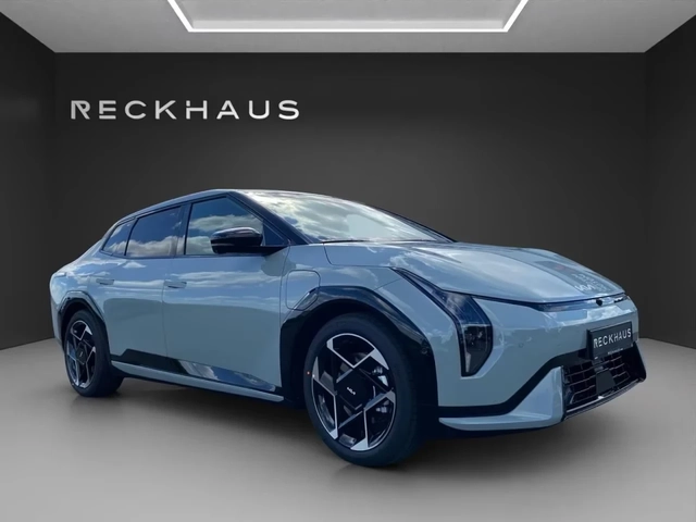 Kia EV4 FASTBACK 81kWh GT-Line PANO Warranty! - автомобили, коли, обяви за нови и употребявани 7