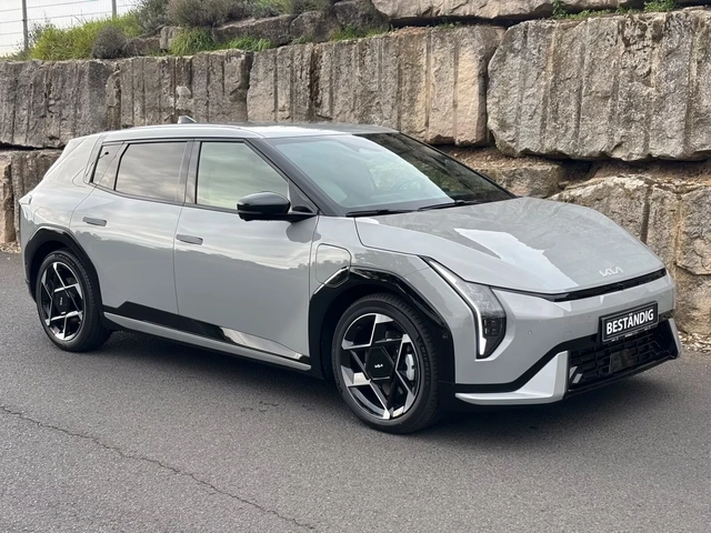 Kia EV4 GT-LINE Kia Certificate! All Options / Warranty - автомобили, коли, обяви за нови и употребявани 0