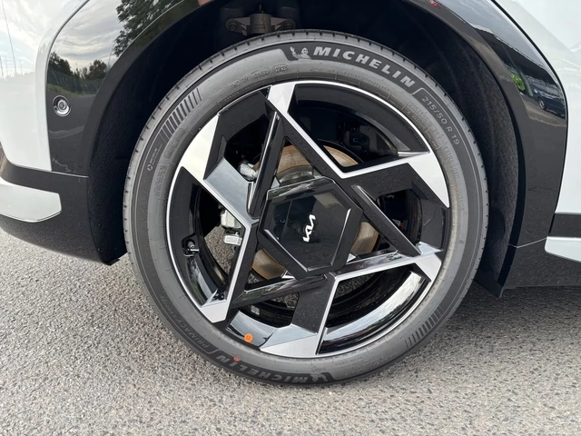 Kia EV4 GT-LINE Kia Certificate! All Options / Warranty - автомобили, коли, обяви за нови и употребявани 16
