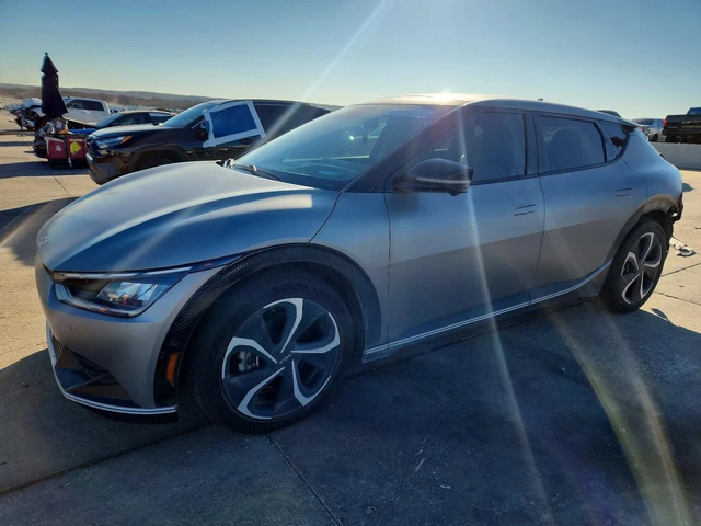 Kia EV6 LIGHT - автомобили, коли, обяви за нови и употребявани 0