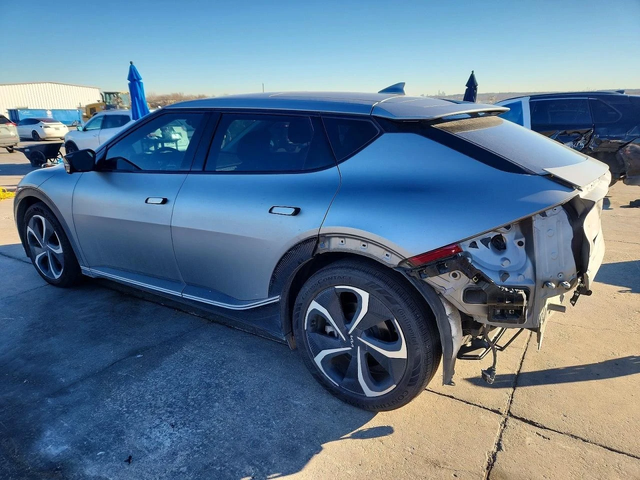 Kia EV6 LIGHT - автомобили, коли, обяви за нови и употребявани 1