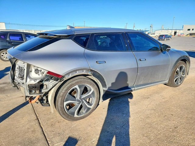 Kia EV6 LIGHT - автомобили, коли, обяви за нови и употребявани 2