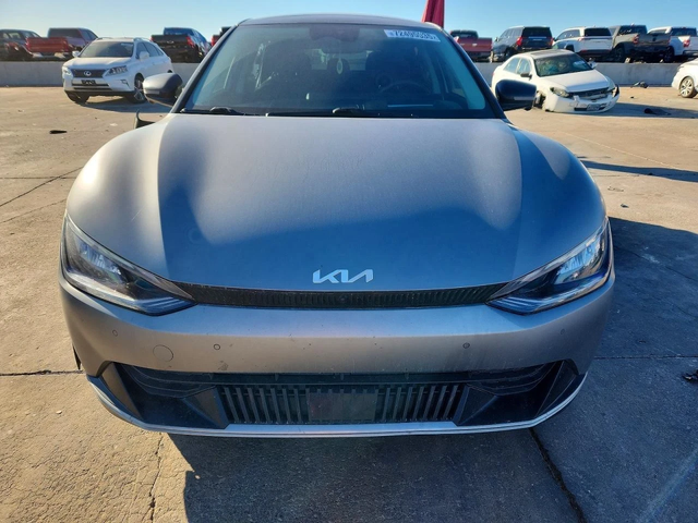 Kia EV6 LIGHT - автомобили, коли, обяви за нови и употребявани 4