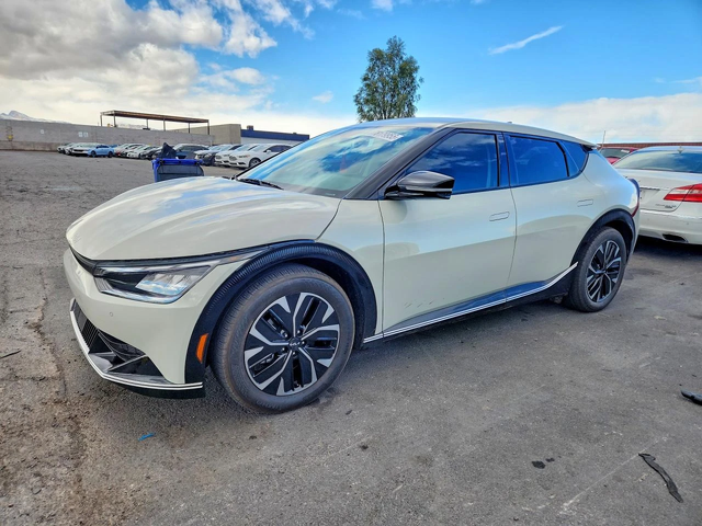 Kia EV6 МИНИМАЛНА ЩЕТА - автомобили, коли, обяви за нови и употребявани 0