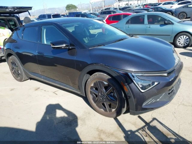 Kia EV6 * LIGHT* LONG RANGE* - автомобили, коли, обяви за нови и употребявани 0
