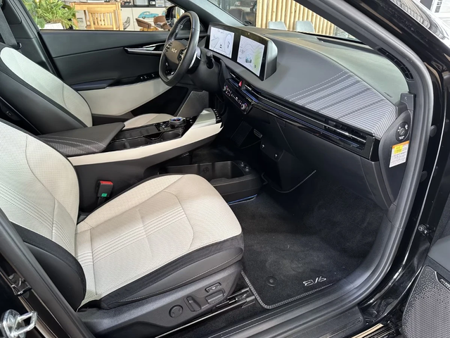 Kia EV6 GT-Line* 4WD* 77, 4kWh* Meridian - автомобили, коли, обяви за нови и употребявани 4