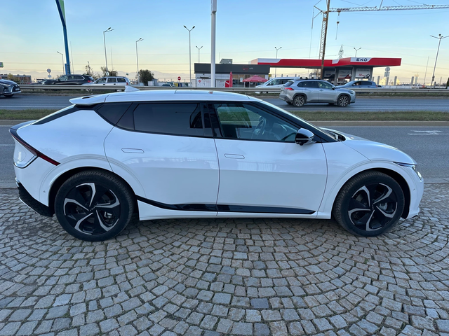 Kia EV6 GT-line/Panorama/4x4 - автомобили, коли, обяви за нови и употребявани 7