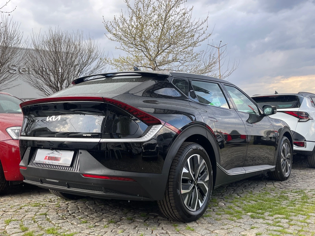 Kia EV6 GT-LINE\77KW\4X4\15KM - автомобили, коли, обяви за нови и употребявани 2