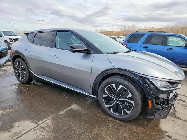 Kia EV6 Wind AWD + Technology Package - автомобили, коли, обяви за нови и употребявани 3
