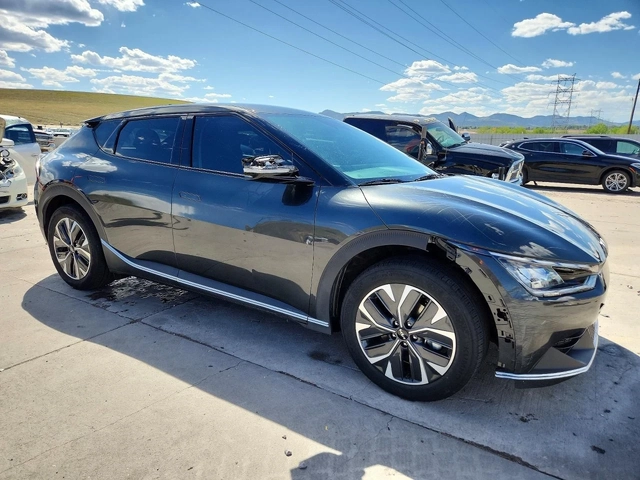 Kia EV6 LIGHT LONG RANGE - автомобили, коли, обяви за нови и употребявани 2