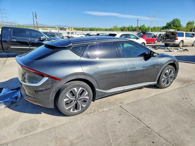 Kia EV6 LIGHT LONG RANGE - автомобили, коли, обяви за нови и употребявани 3