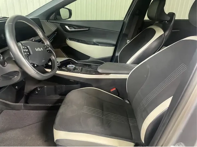 Kia EV6 AWD Long Range* GT-Line Pkg 1* 360* ОБДУХ - автомобили, коли, обяви за нови и употребявани 8