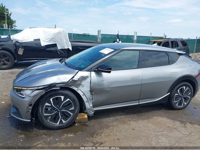 Kia EV6 2022 KIA EV6 WIND - автомобили, коли, обяви за нови и употребявани 5