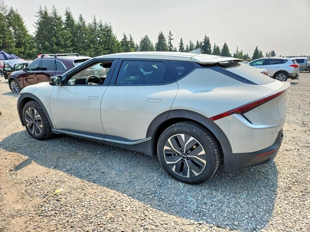 Kia EV6 Light Long Range AWD - автомобили, коли, обяви за нови и употребявани 1