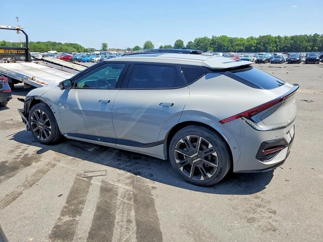 Kia EV6 GT-Line - автомобили, коли, обяви за нови и употребявани 1