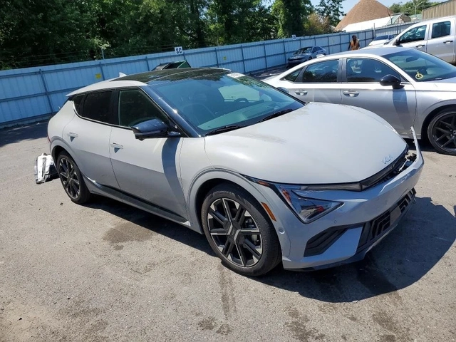 Kia EV6 GT-Line - автомобили, коли, обяви за нови и употребявани 3