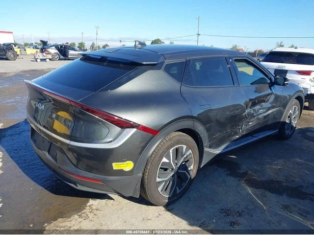 Kia EV6 Light - автомобили, коли, обяви за нови и употребявани 2