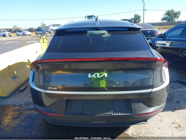 Kia EV6 Light - автомобили, коли, обяви за нови и употребявани 8
