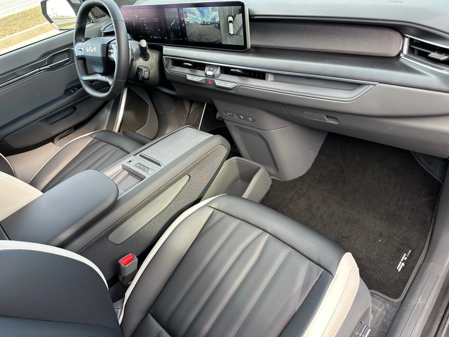 Kia EV9 GT-line - автомобили, коли, обяви за нови и употребявани 15