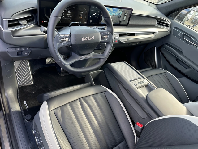Kia EV9 GT-line - автомобили, коли, обяви за нови и употребявани 8