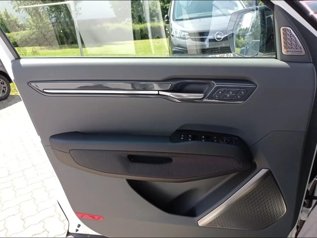 Kia EV9 GT-LINE 6s Launch Edition Relaxation (Capt Seats) - автомобили, коли, обяви за нови и употребявани 11