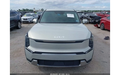 Kia EV9 Light Long Range - автомобили, коли, обяви за нови и употребявани 9