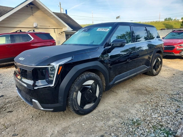 Kia EV9 LIGHT - автомобили, коли, обяви за нови и употребявани 0
