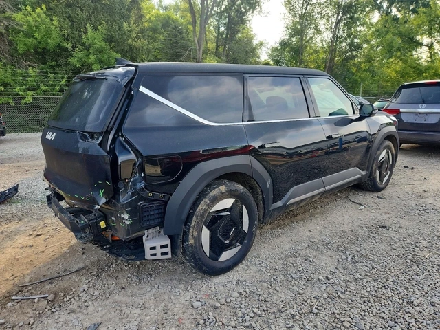 Kia EV9 LIGHT - автомобили, коли, обяви за нови и употребявани 3