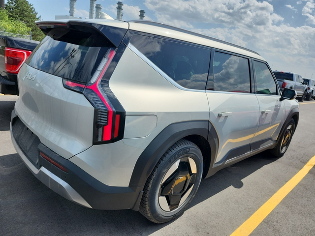 Kia EV9 N/A AWD - автомобили, коли, обяви за нови и употребявани 2