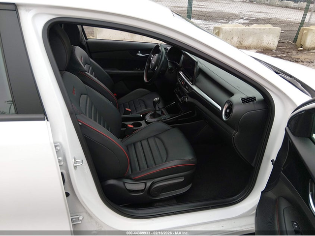 Kia Forte 1.6L I-4 DI, DOHC, VVT, TURBO, 201HP Front Wheel Drive - автомобили, коли, обяви за нови и употребявани 4