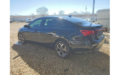 kia-forte-2-0l-4-front-wheel-drive - 1