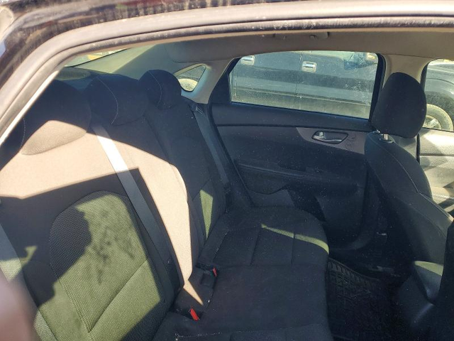 Kia Forte 2.0L 4 Front-wheel Drive - автомобили, коли, обяви за нови и употребявани 9