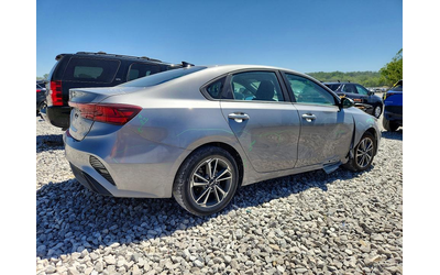 kia-forte-2-0l-4-front-wheel-drive - 2