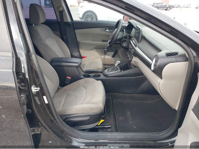 Kia Forte 2.0L I-4 DOHC, VVT, 147HP Front Wheel Drive - автомобили, коли, обяви за нови и употребявани 4