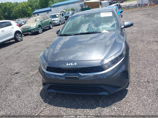 Kia Forte 2.0L I-4 DOHC, VVT, 147HP Front Wheel Drive - автомобили, коли, обяви за нови и употребявани 11