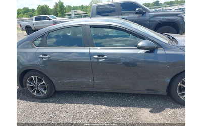 Kia Forte 2.0L I-4 DOHC, VVT, 147HP Front Wheel Drive - автомобили, коли, обяви за нови и употребявани 12