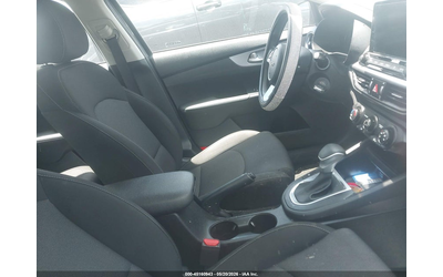 kia-forte-2-0l-i-4-dohc-vvt-147hp-front-wheel-drive - 4