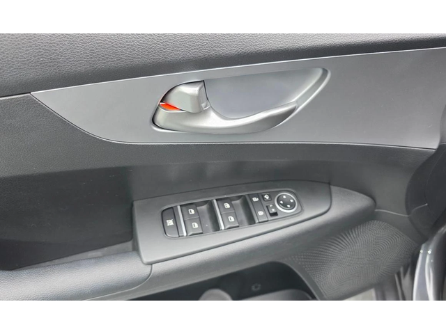 Kia K3 1.6 Prestige * НАЙ-ДОБРА ЦЕНА В БЪЛГАРИЯ* - автомобили, коли, обяви за нови и употребявани 13