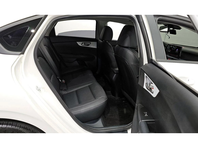 Kia K3 1.6 Trendy * НАЙ-ДОБРА ЦЕНА В БЪЛГАРИЯ* - автомобили, коли, обяви за нови и употребявани 11