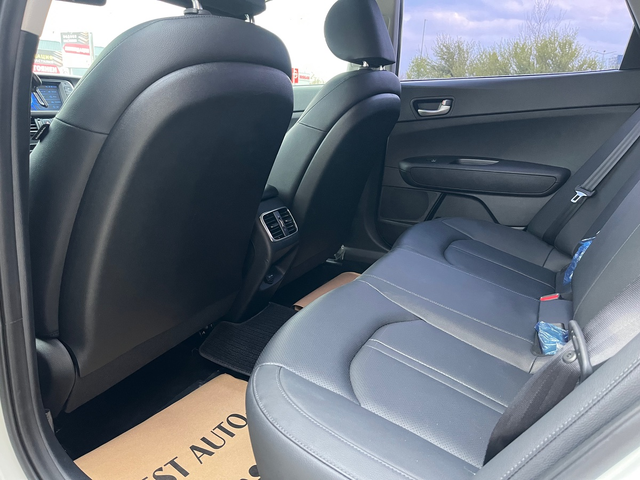 KIA K5 - автомобили, коли, обяви за нови и употребявани 15